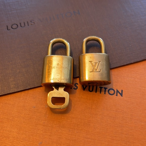 Lot of 2 Authentic Louis Vuitton Locks & 1 key set #309 - Picture 3 of 7
